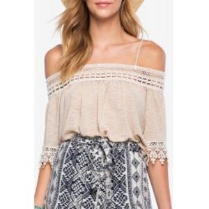 Lace shoulder Top